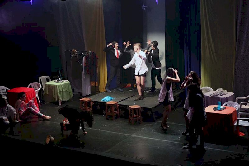 Teatro - As Malcriadas