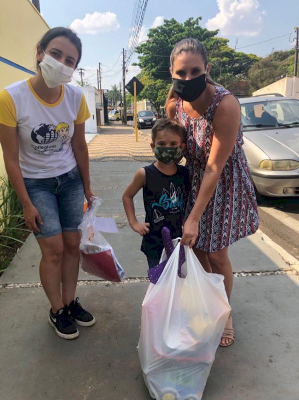 Dia das Crianças. Doações de Brinquedos para a Creche Divina Providência em São Carlos