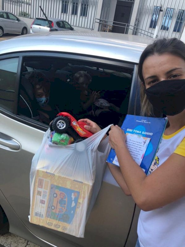 Dia das Crianças. Doações de Brinquedos para a Creche Divina Providência em São Carlos