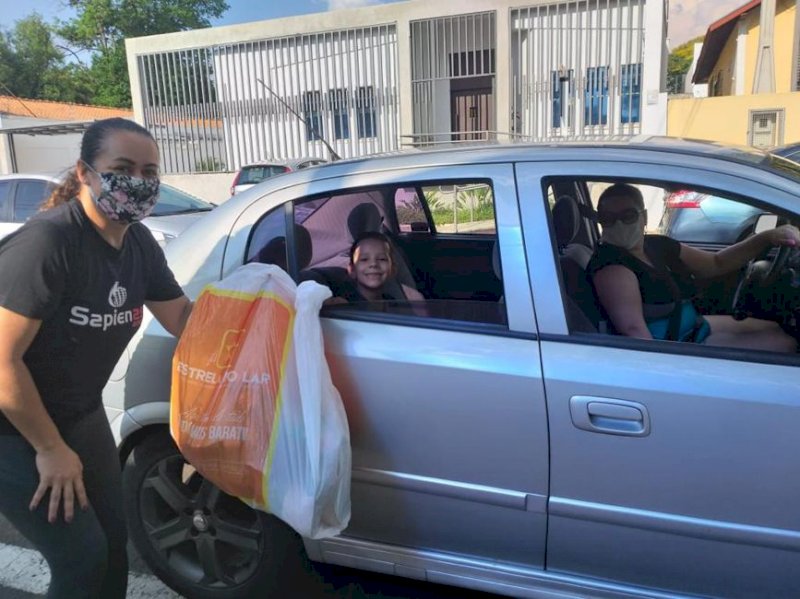 Dia das Crianças. Doações de Brinquedos para a Creche Divina Providência em São Carlos