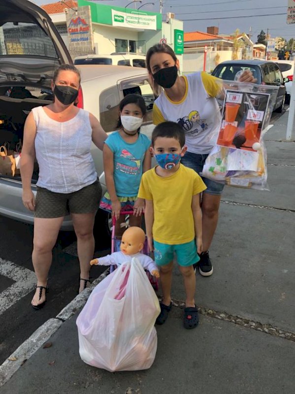Dia das Crianças. Doações de Brinquedos para a Creche Divina Providência em São Carlos