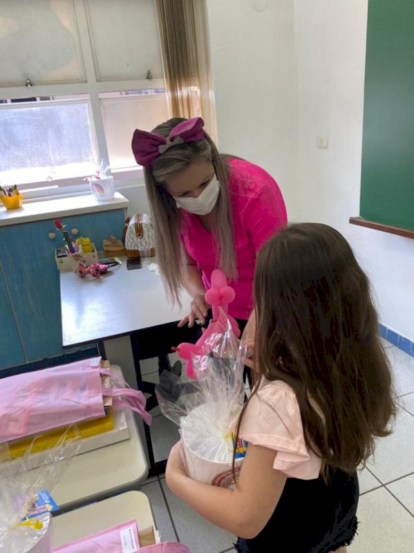 Dia das crianças na Educação Infantil e entrega dos kits para o Fundamental 1 - São Carlos