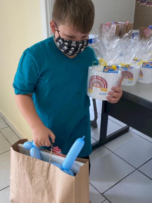 Dia das crianças na Educação Infantil e entrega dos kits para o Fundamental 1 - São Carlos