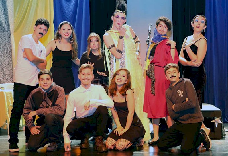 Teatro - As Malcriadas